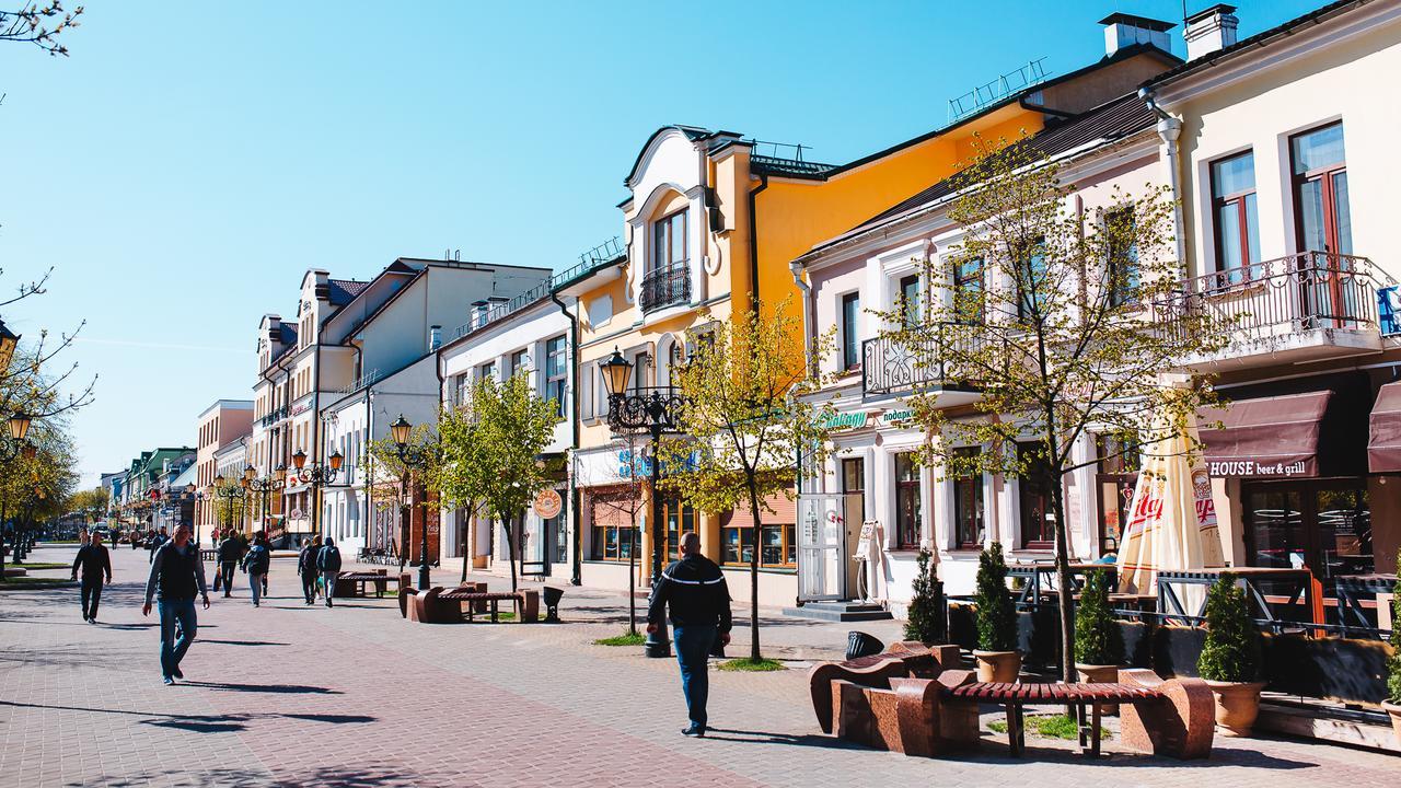 Vladimirskie Apartamenty In Center Of Brest Bagian luar foto
