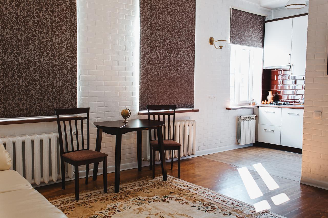 Vladimirskie Apartamenty In Center Of Brest Bagian luar foto