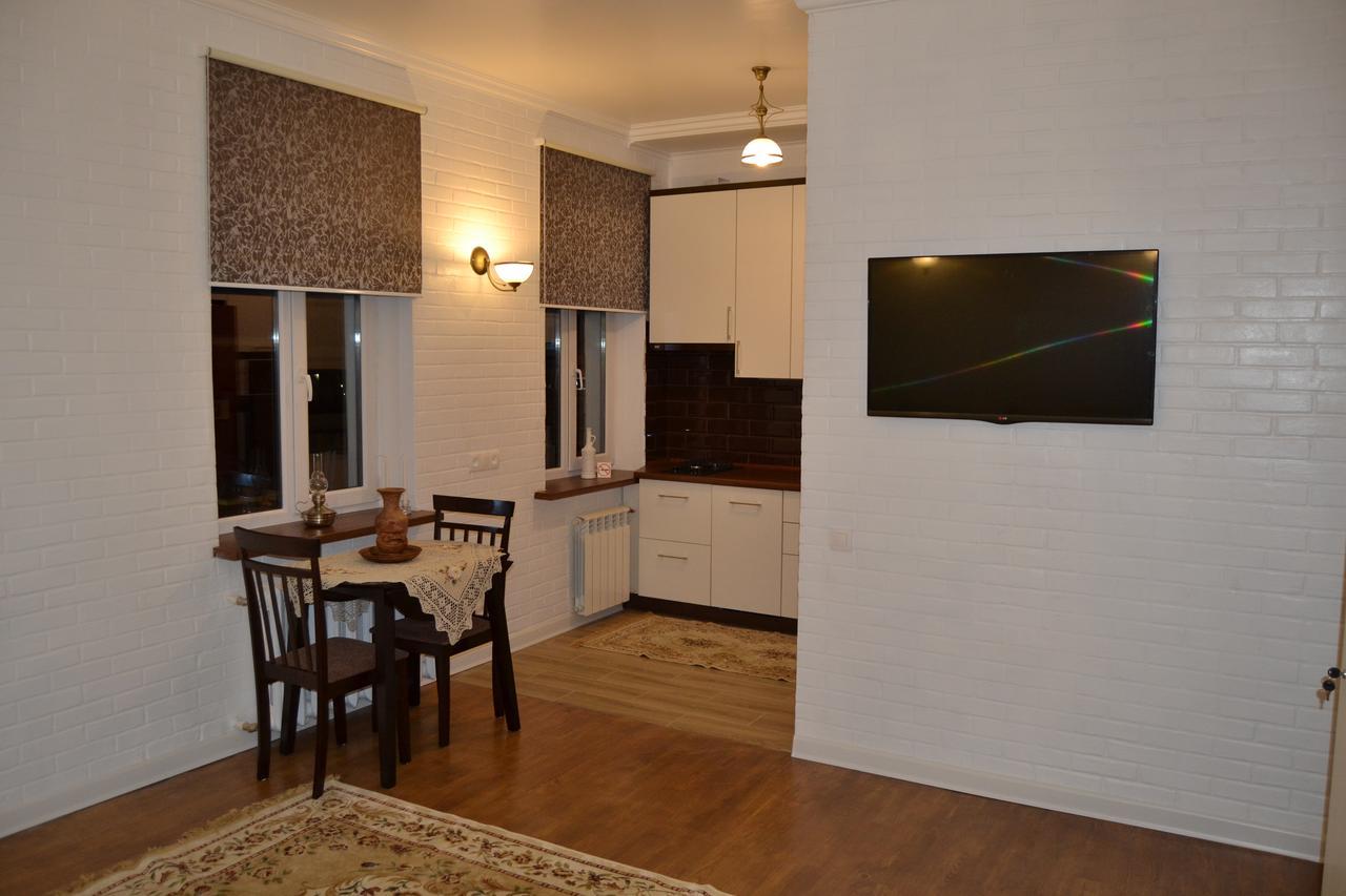Vladimirskie Apartamenty In Center Of Brest Bagian luar foto