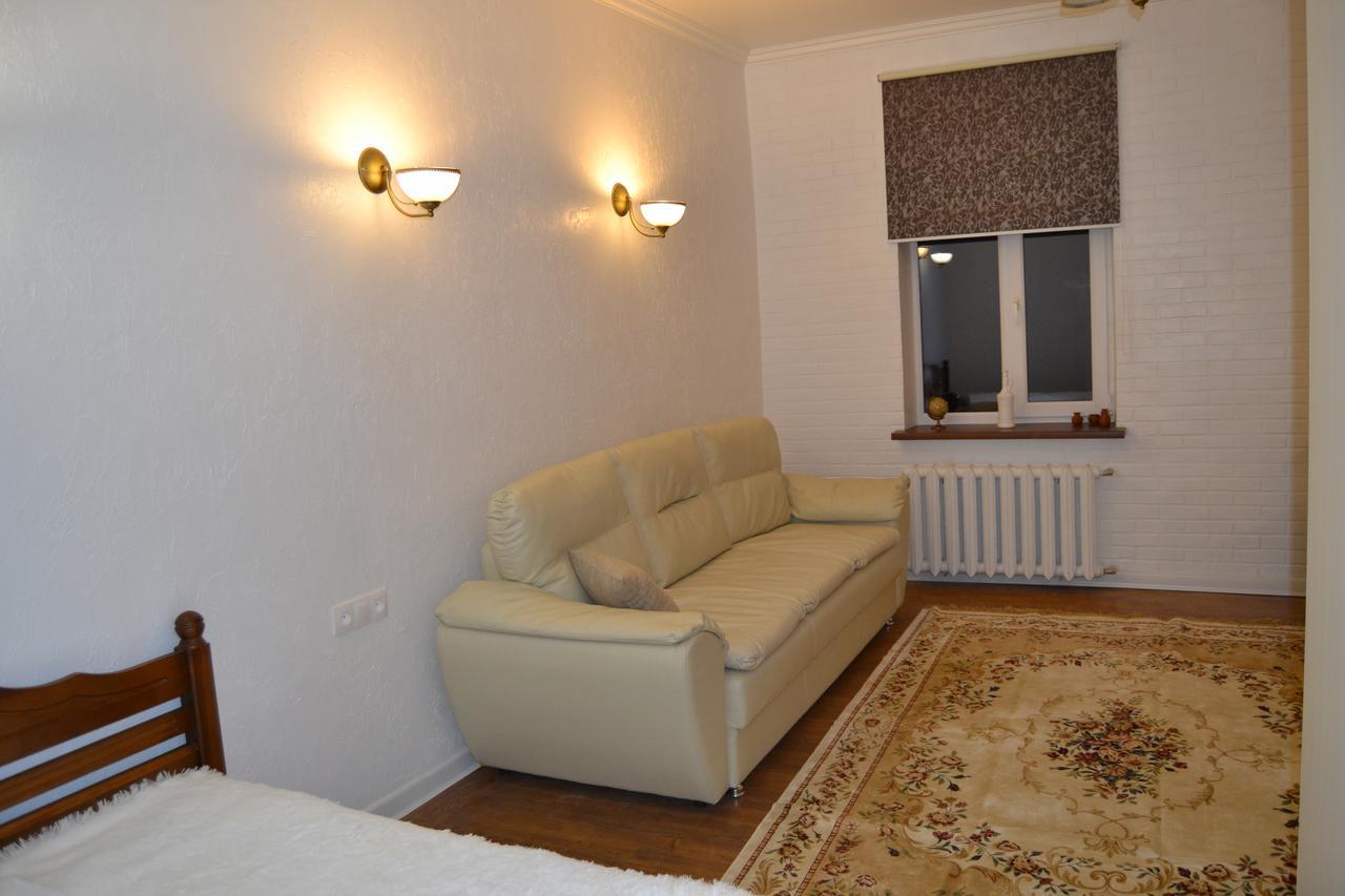 Vladimirskie Apartamenty In Center Of Brest Bagian luar foto